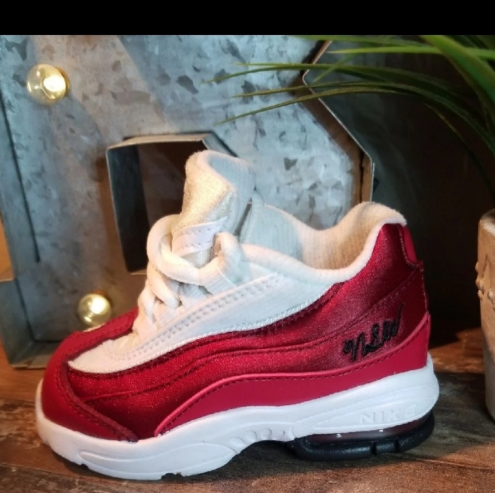 toddler shoes Nike Airmax 95 (size 5 )